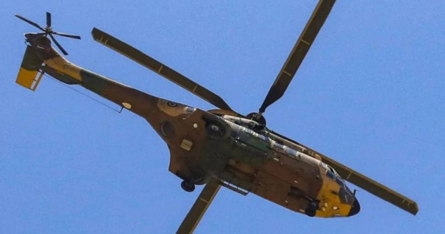 Quatro desaparecidos depois de helicóptero militar australiano se despenhar no mar