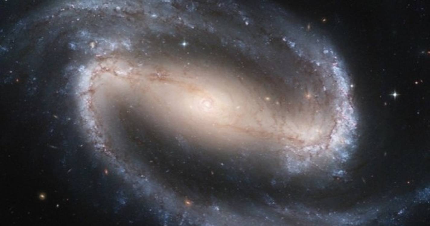 Radiotelescópio brasileiro vai estudar matéria escura do universo