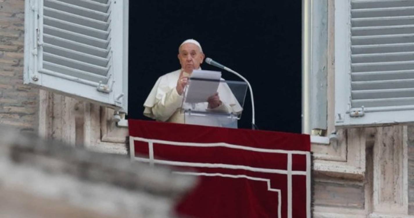Bento XVI encobriu abusos sexuais contra menores quando era cardeal