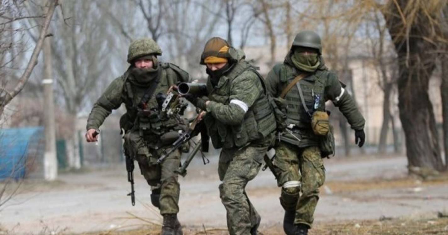 Rússia perdoa 5.000 prisioneiros que combateram no grupo Wagner