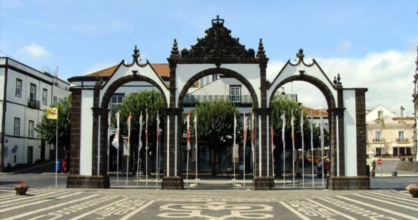 Açores recebem 23.400 doses de vacina da Pfizer-BioNTech