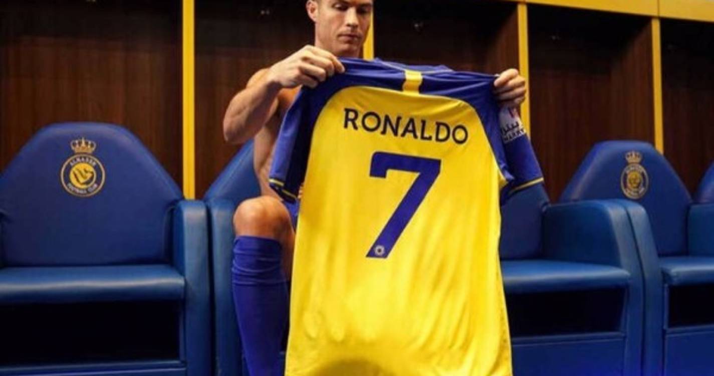 Ronaldo pode estrear-se na Arábia Saudita com duelo com Messi