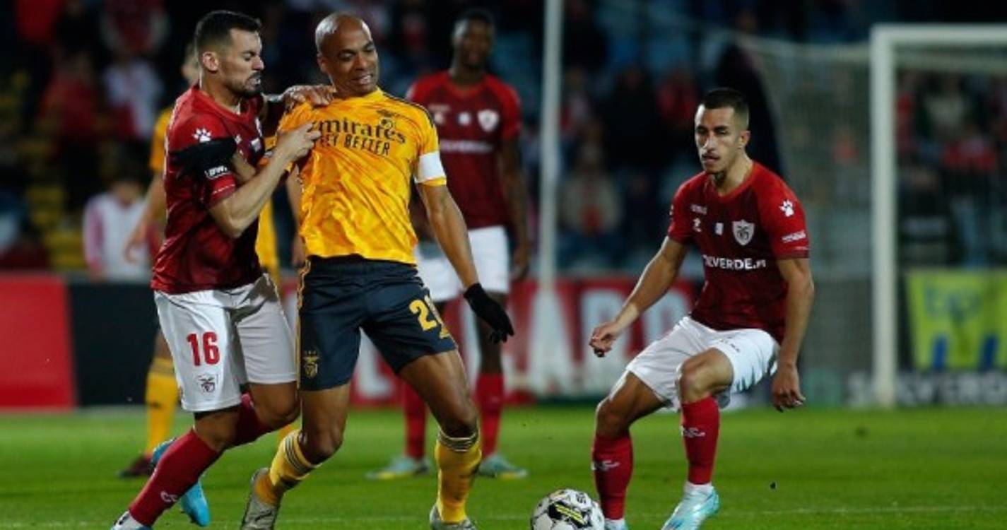 I Liga: Benfica 'passeia' nos Açores