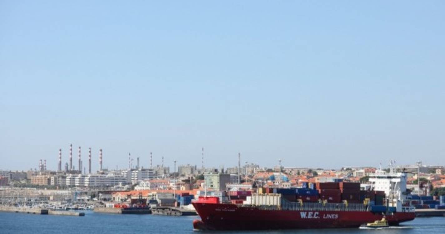 Exportações aumentam 11,7% e importações sobem 21,4% em julho