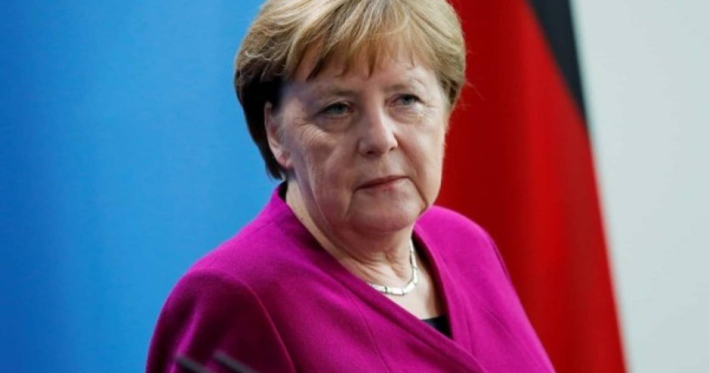 Merkel é homenageada hoje pelas forças armadas da Alemanha