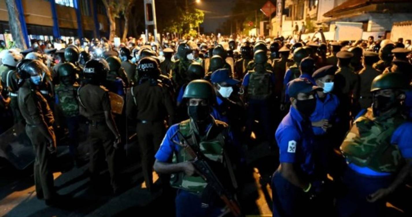 Tensão entre exército e manifestantes antigovernamentais em protesto no Sri Lanka