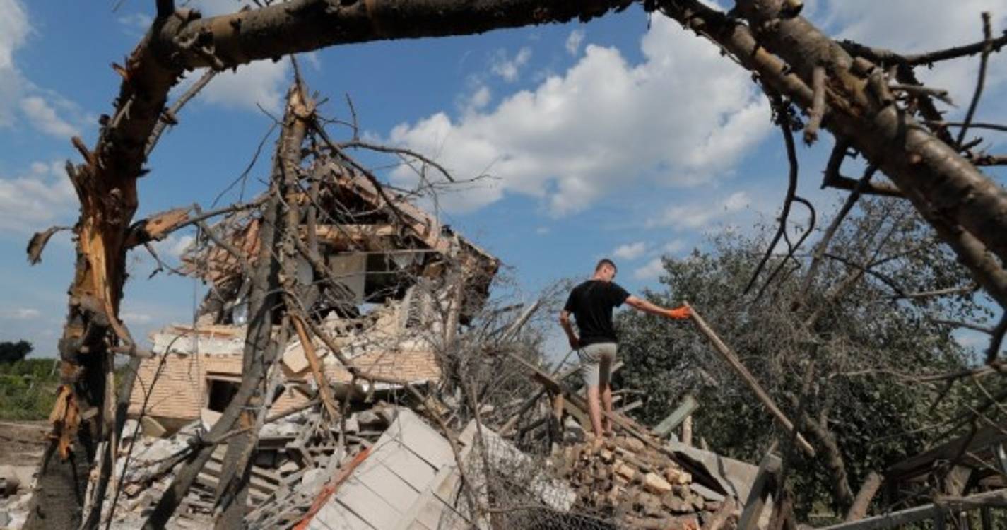 Zelensky lembra a Lula que &#34;a guerra não é no Brasil&#34; e afasta concessões territoriais