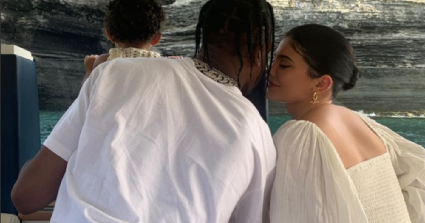 Kylie Jenner "destroçada" pelas mortes no concerto de Travis Scott