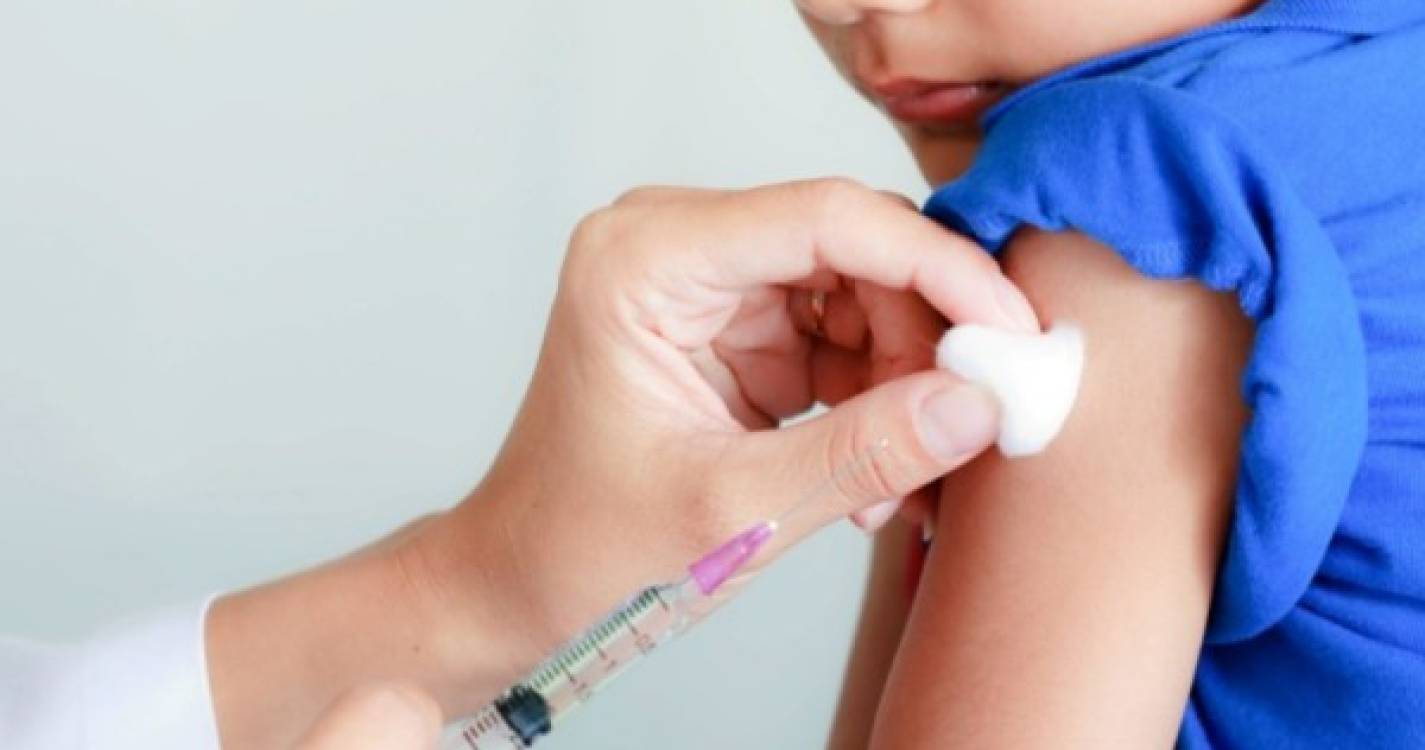 Resistência à vacinação das crianças está a ser ultrapassada, garante Pedro Ramos