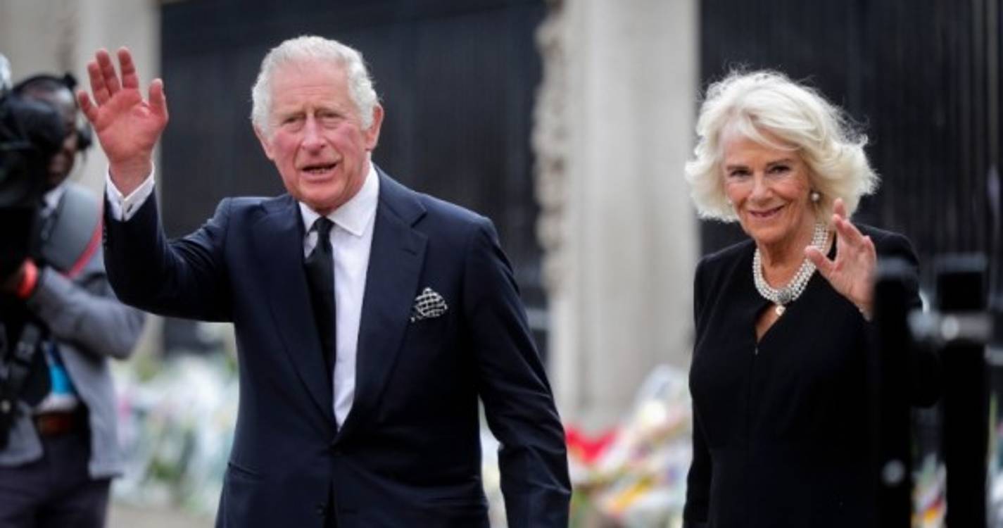Rei Carlos III apoia investigação sobre as ligações da monarquia à escravatura
