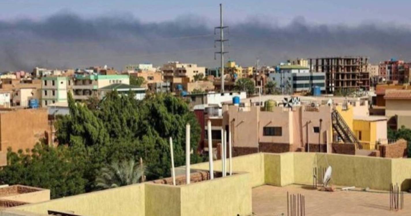 Mais de um milhar de pessoas retiradas na capital do Sudão graças a cessar-fogo de três horas