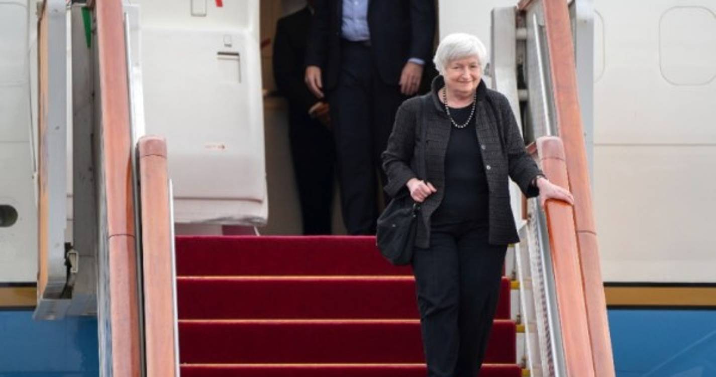 Yellen visita Pequim para estabilizar relações entre Estados Unidos e China