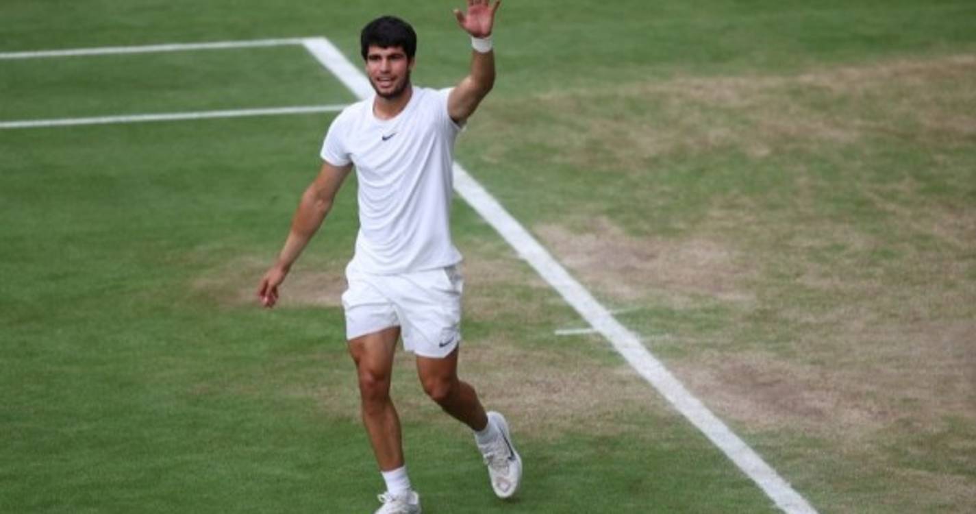 Alcaraz vence Wimbledon com apenas 20 anos