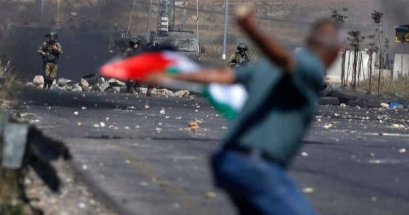 Cerca de 300 palestinianos feridos em confrontos com tropas israelitas na Cisjordânia ocupada