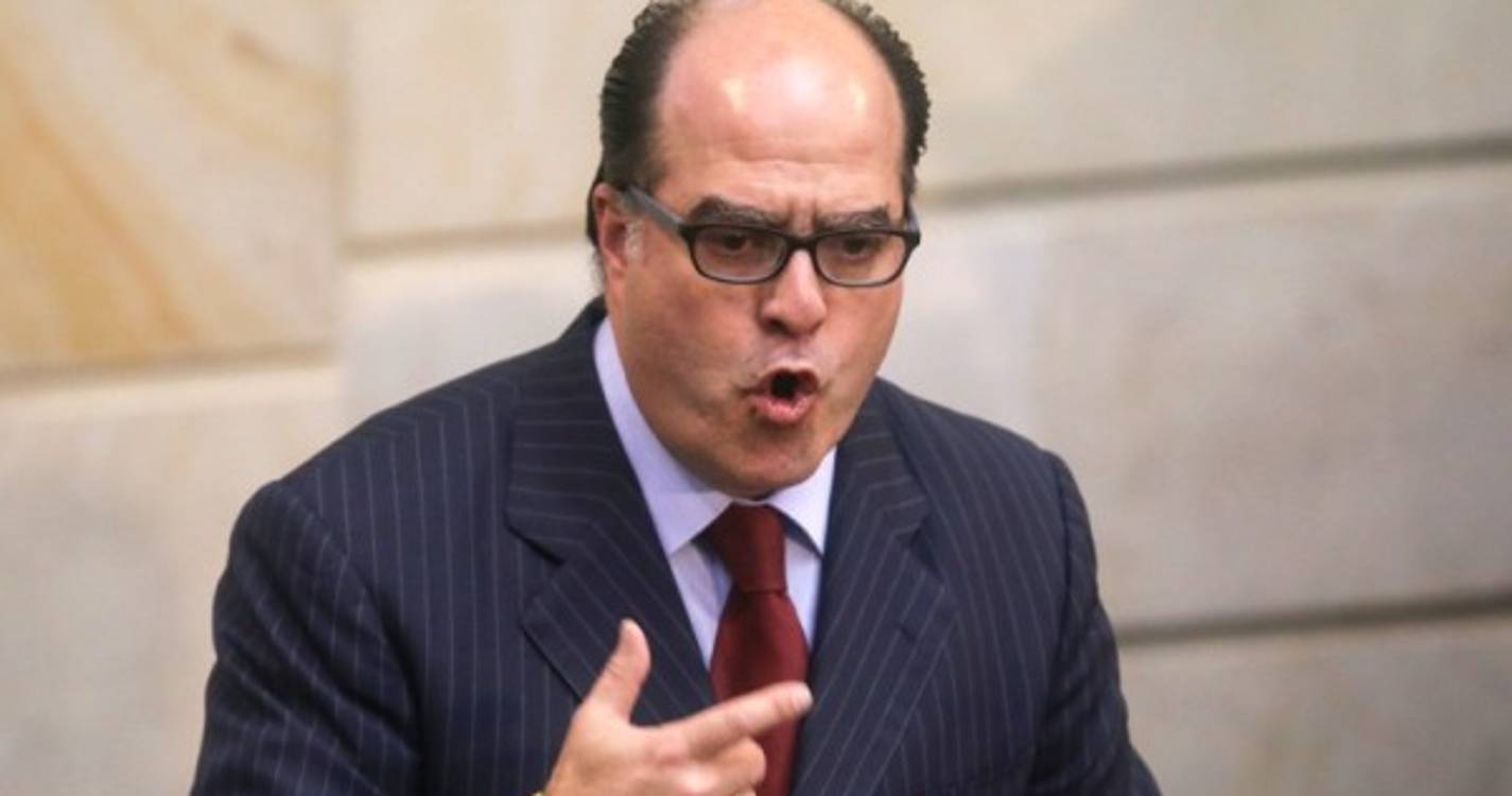 Justiça venezuelana emite mandado de captura para ex-presidente do parlamento