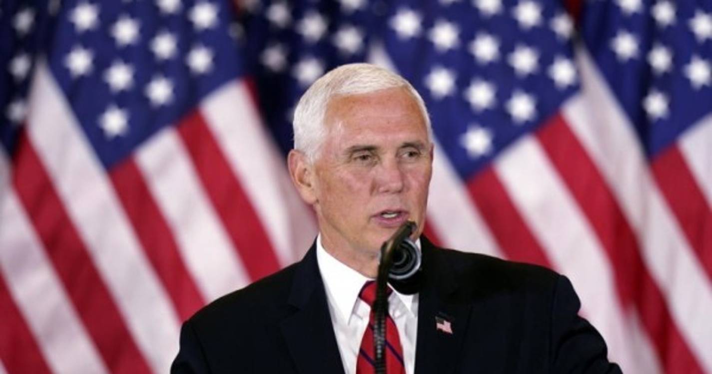 EUA: Pence assume "total responsabilidade" por documentos confidenciais