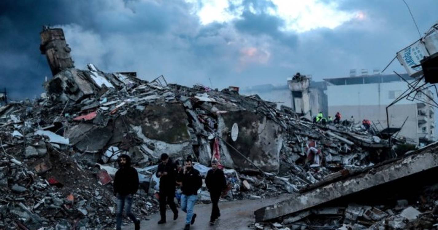 Turquia/Sismo: OMS estima que 23 milhões poderão ser afetados