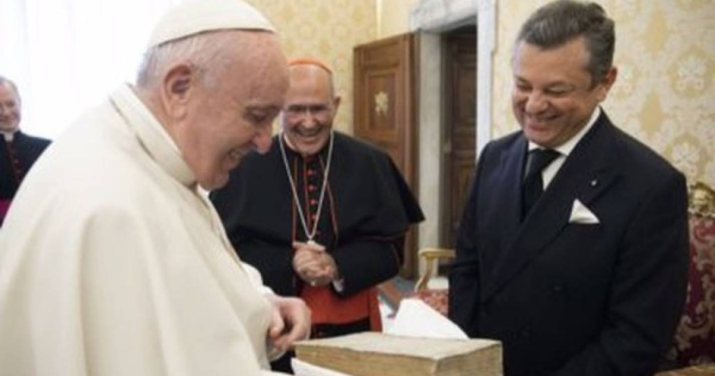 Património: Fundação portuguesa oferece manuscrito raro à Biblioteca do Vaticano