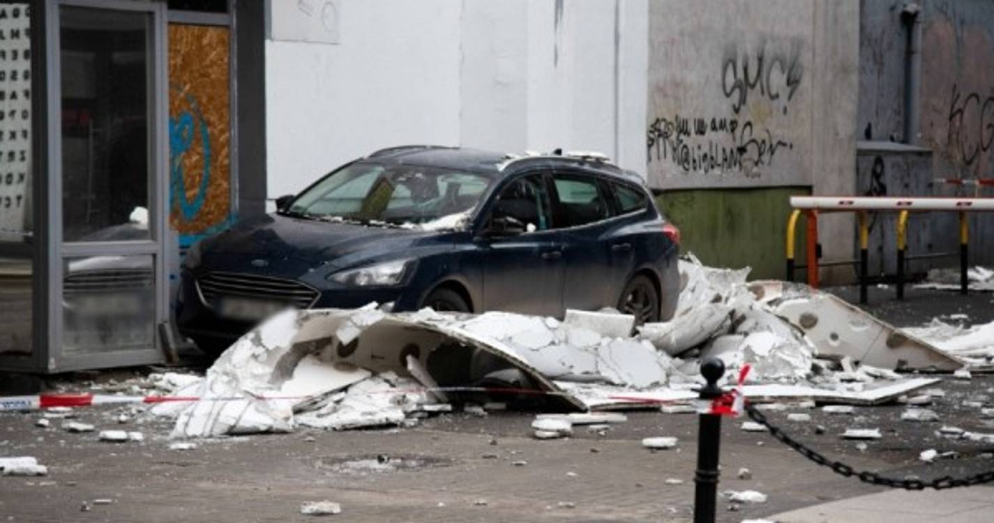 Tempestade Eunice já provocou pelo menos 13 mortes