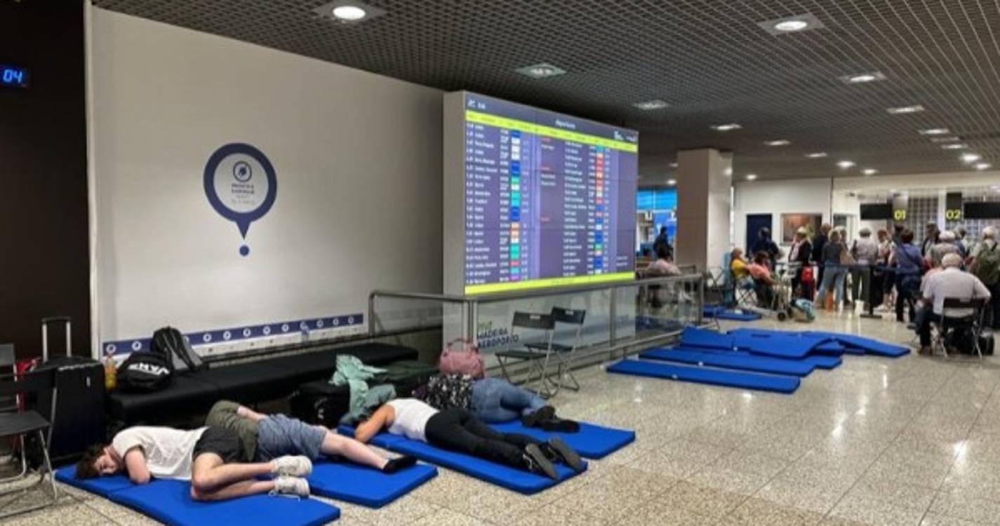 Vento forte voltou a 'complicar' noite aos passageiros na Madeira