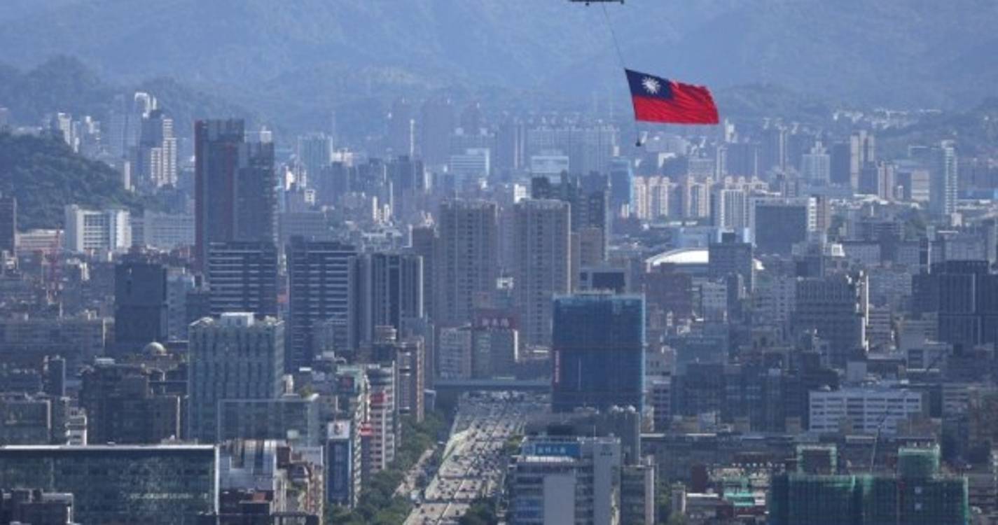 China adverte EUA de que "brincam com o fogo" ao afirmar que defenderiam Taiwan