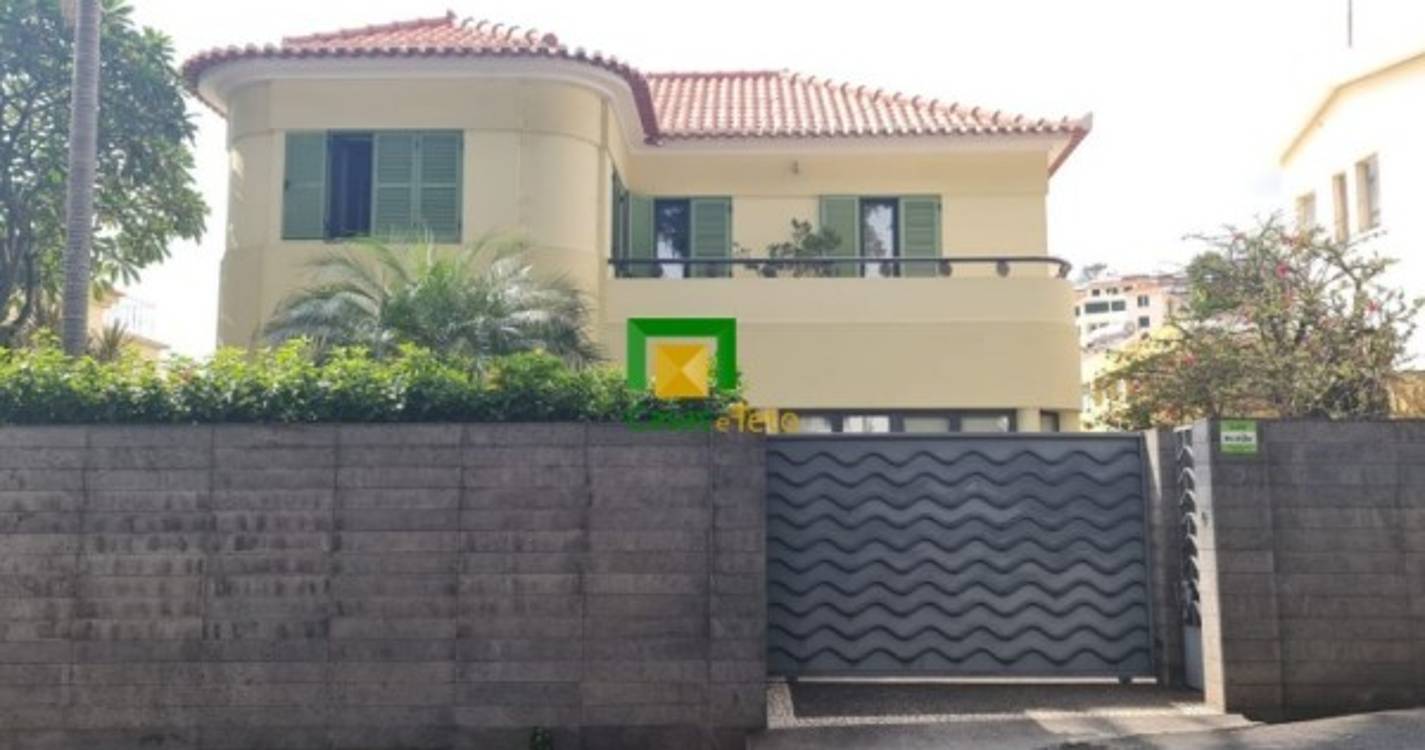 Fantástica Moradia T3 - Funchal