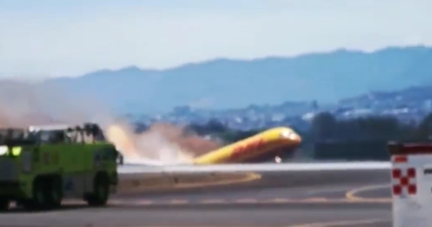 Avião da DHL parte-se ao aterrar na Costa Rica (com vídeo)