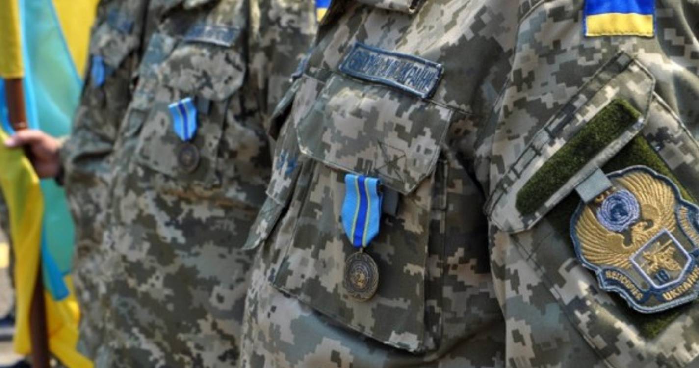 Secretário-geral da NATO defende entrega de "mais armas pesadas" a Kiev