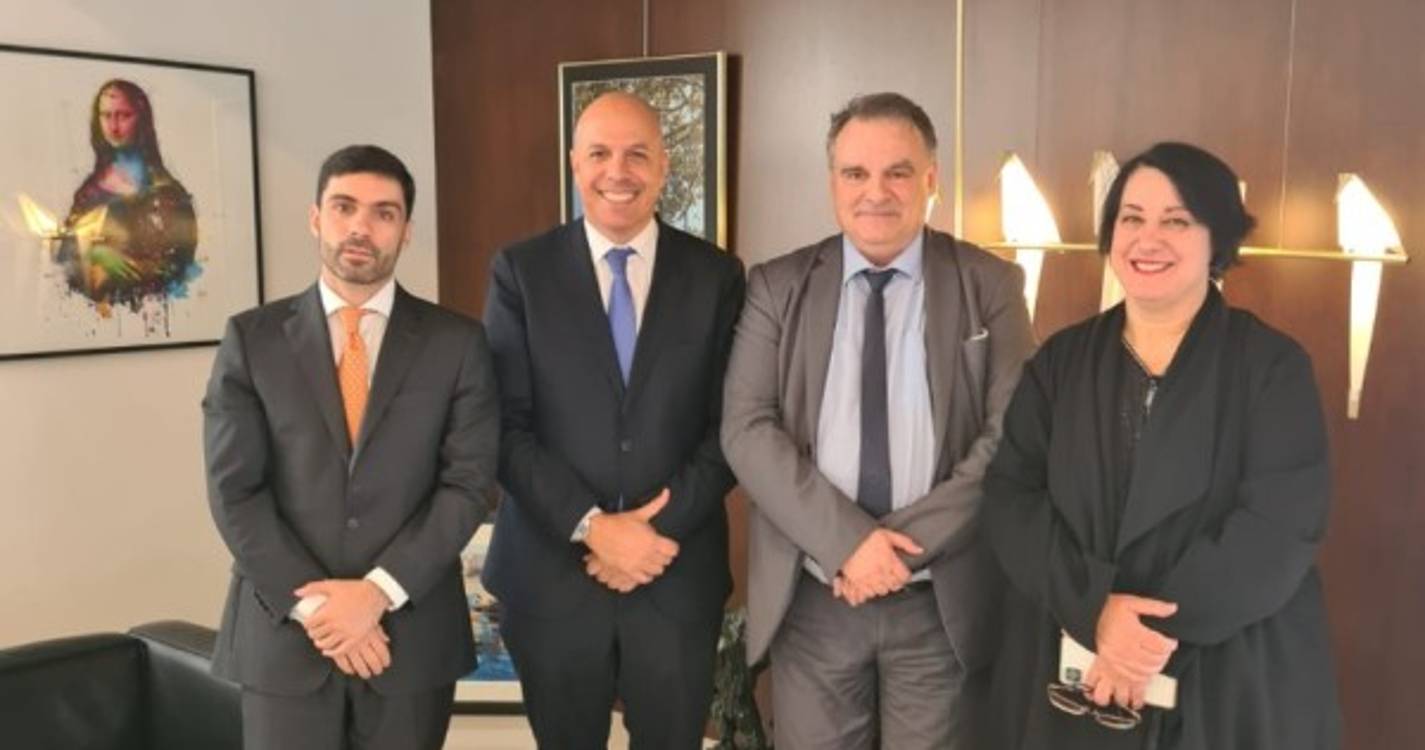 Secretário de Estado das Comunidades visita Marselha com comemorações na agenda