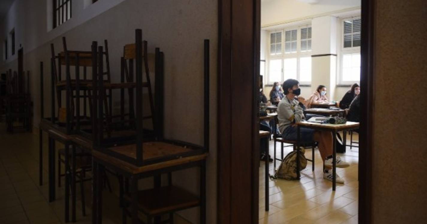 Deputados debatem fim de vagas que impedem progressão de docentes