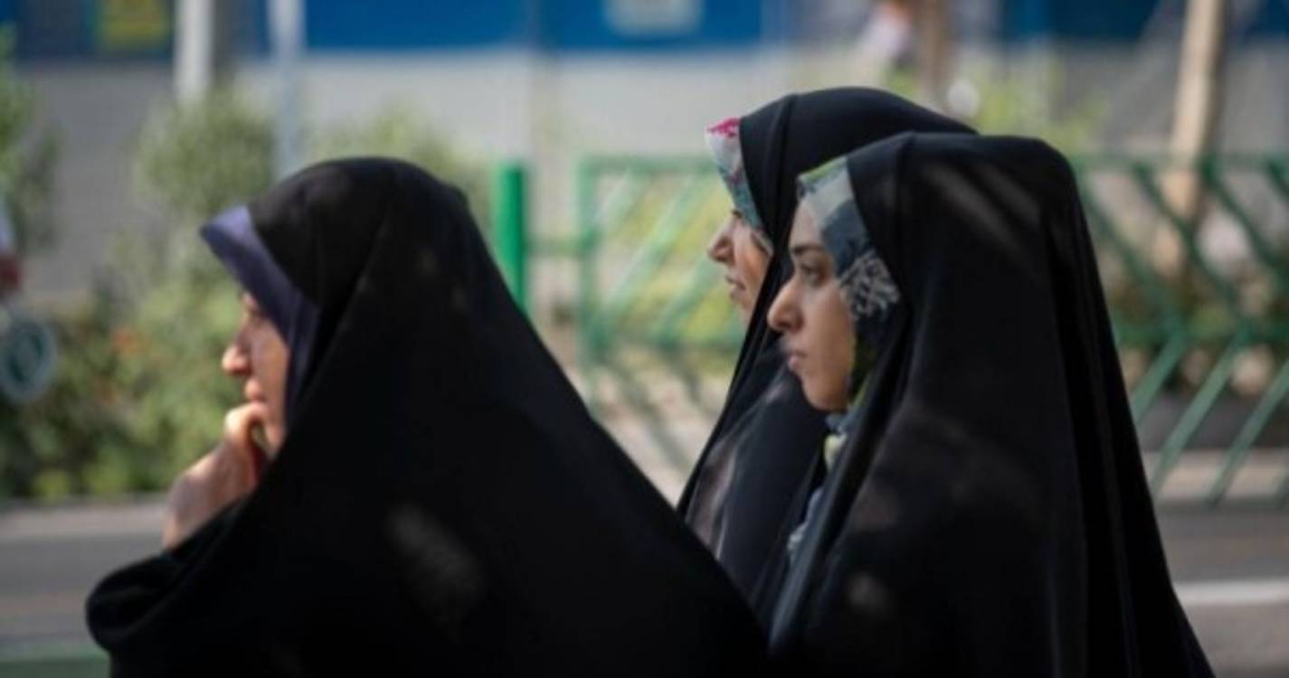 Irão anuncia fim da polícia da moralidade