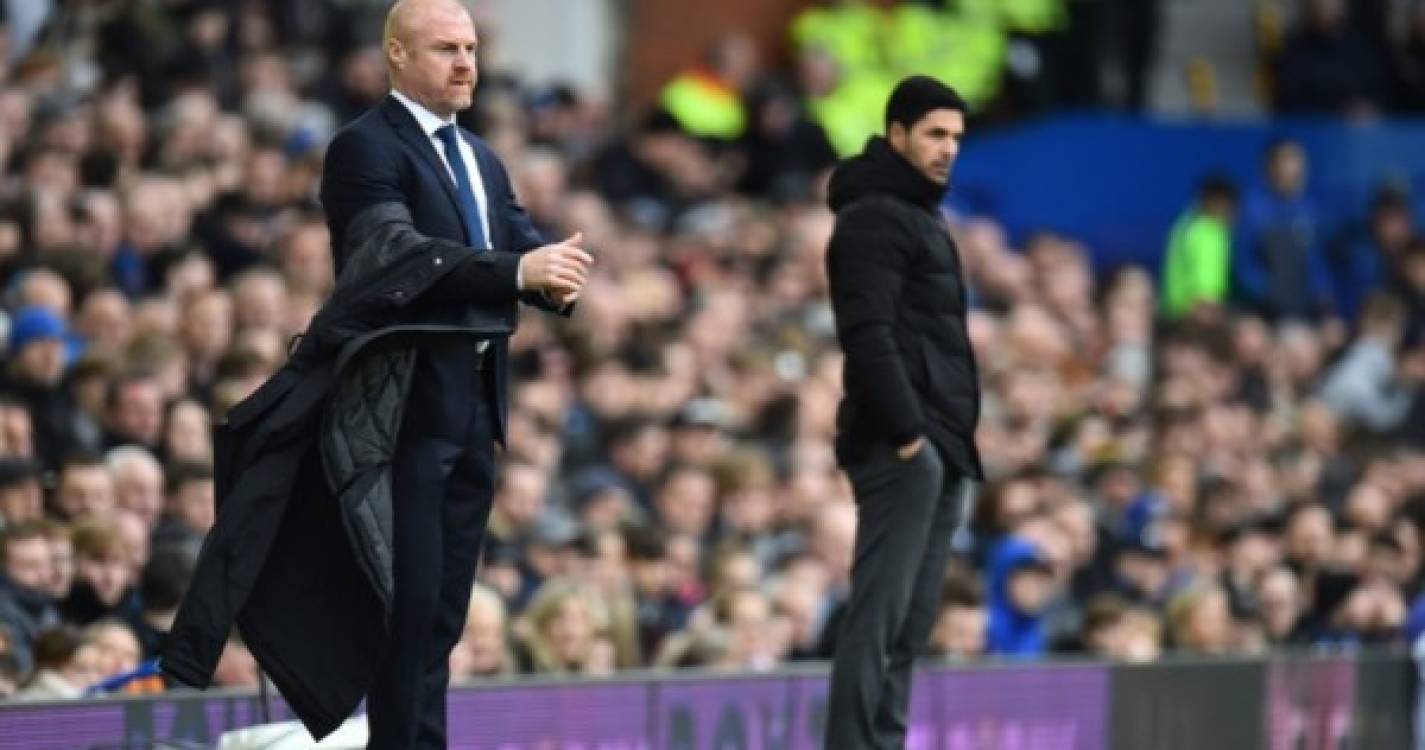 Everton vence líder Arsenal na estreia do treinador Sean Dyche