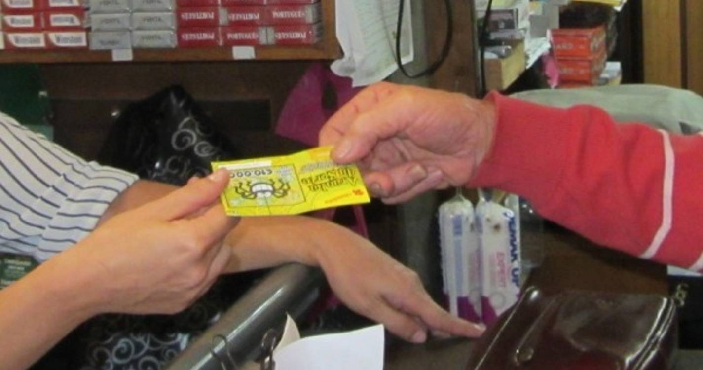 Vício da raspadinha atinge cerca de 100 mil adultos