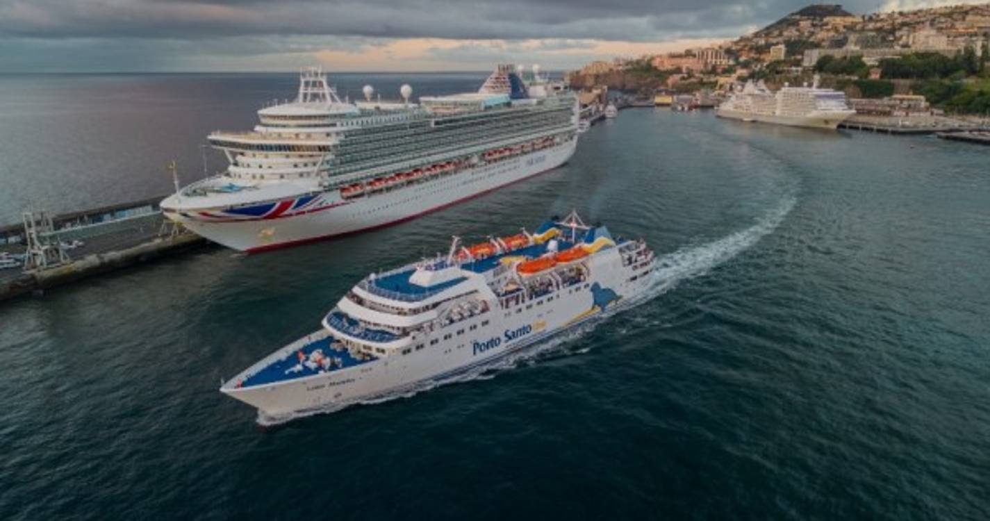 ‘Ventura’ atracou esta manhã no porto do Funchal (com fotos)