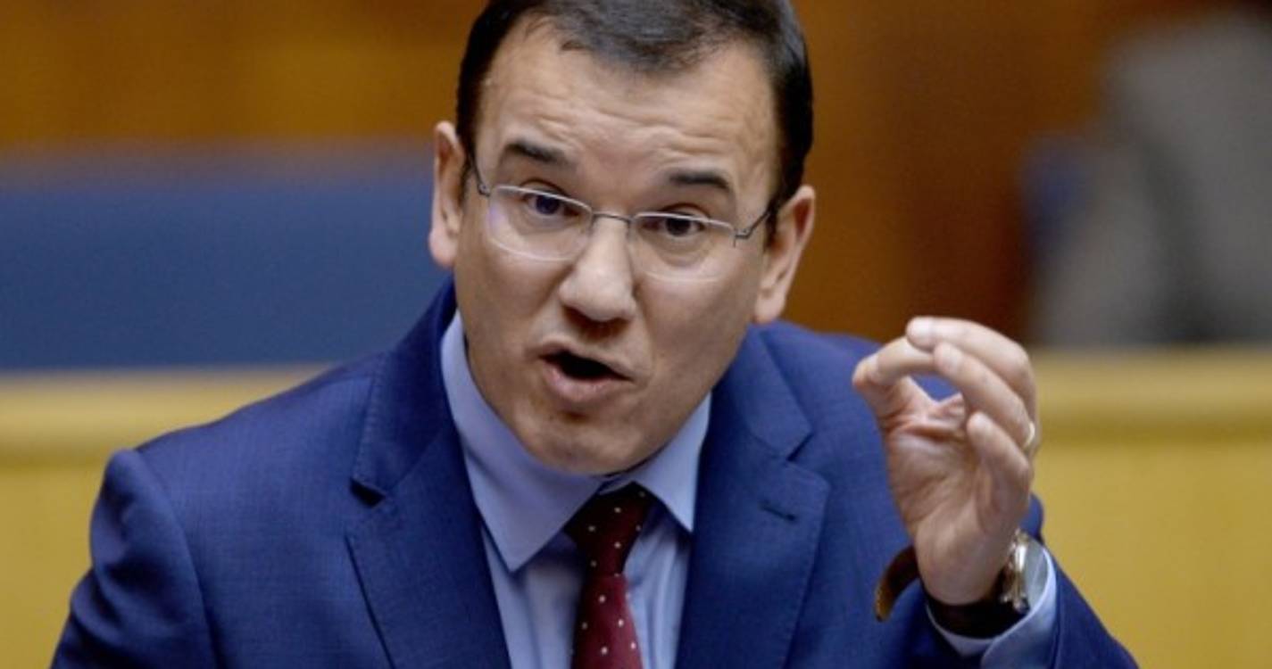 &#34;Esquisito é poder e não baixar o IVA quando 1/3 da população vive em risco de pobreza&#34;, Rui Caetano