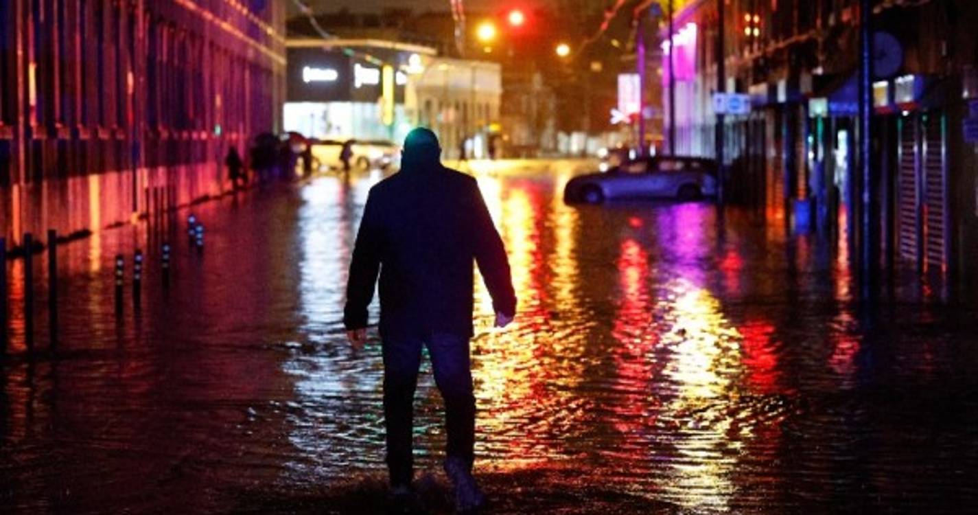 Declarado estado de emergência num terço dos municípios da Sérvia devido a chuvas