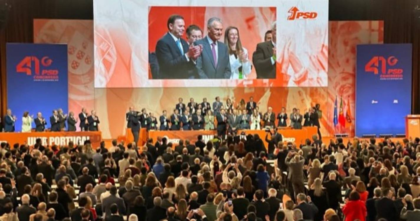 PSD: Cavaco Silva surge de surpresa e agita Congresso