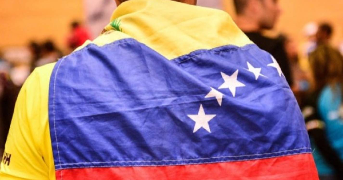 Venezuela: Lusodescendentes fogem da crise para Espanha e Chile por dificuldades no português