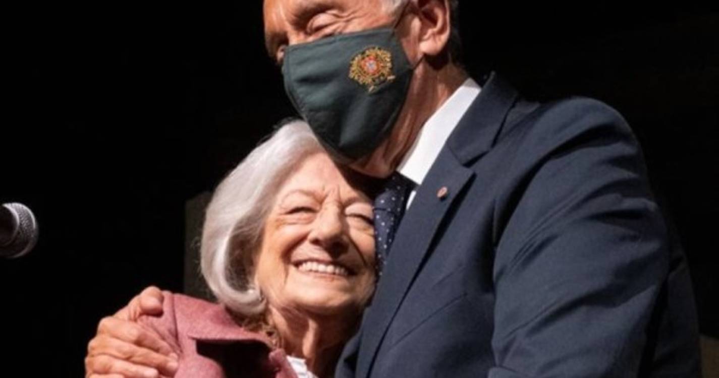 Marcelo presta "emocionada homenagem" a Eunice e agradece "décadas inesquecíveis"