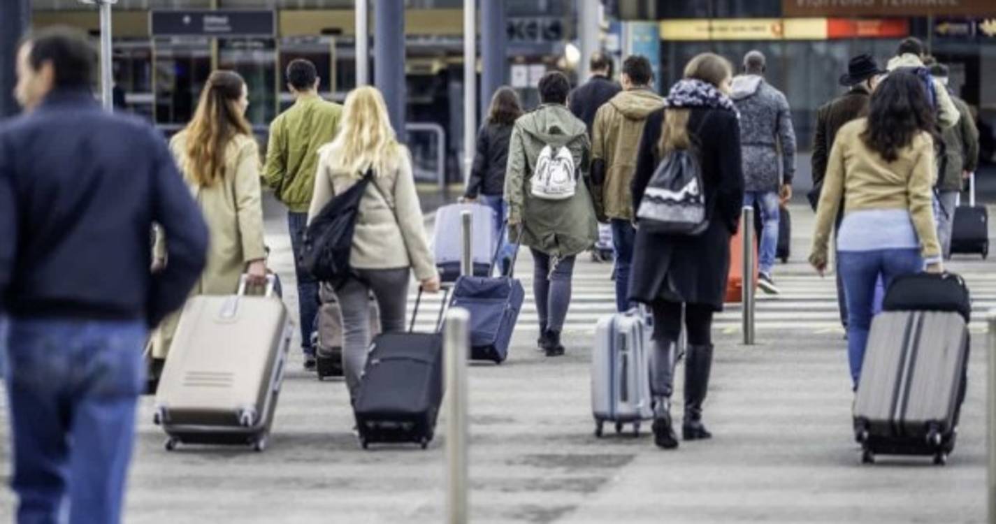 Remessas dos emigrantes caem 1,6% em julho para 375,1 milhões de euros