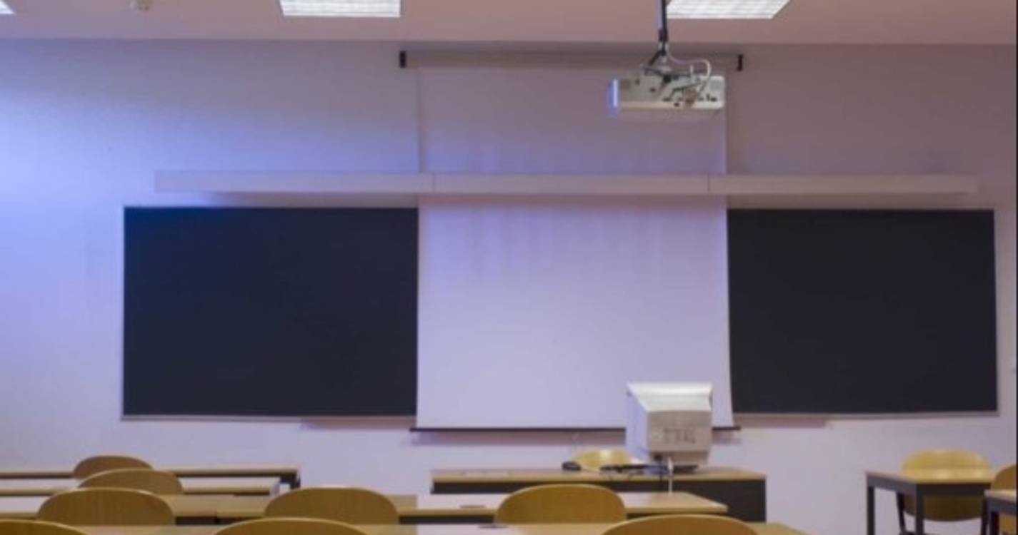 20 alunos da EB1/PE da Ajuda em isolamento profilático