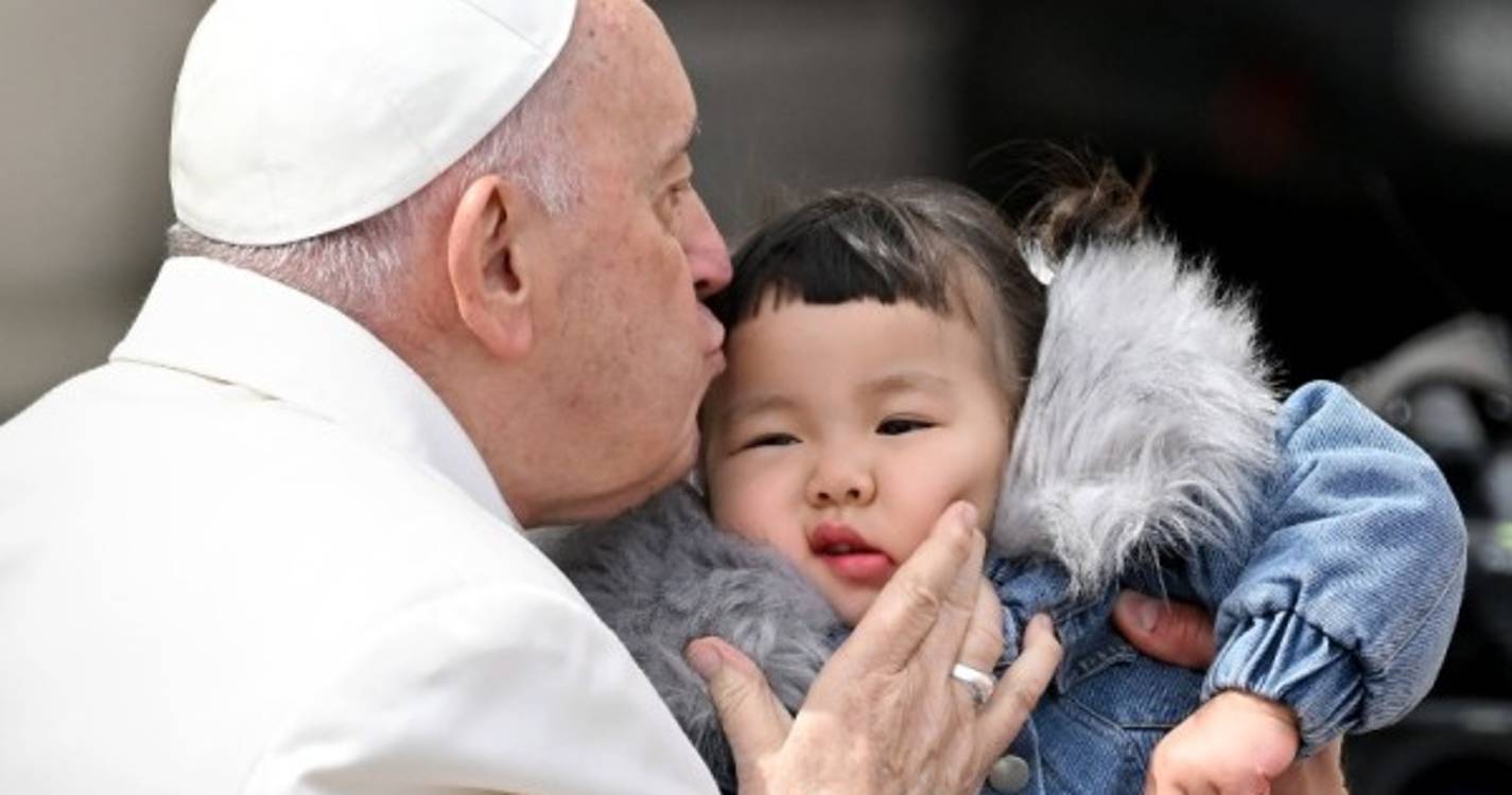 Papa Francisco no hospital para exames de rotina