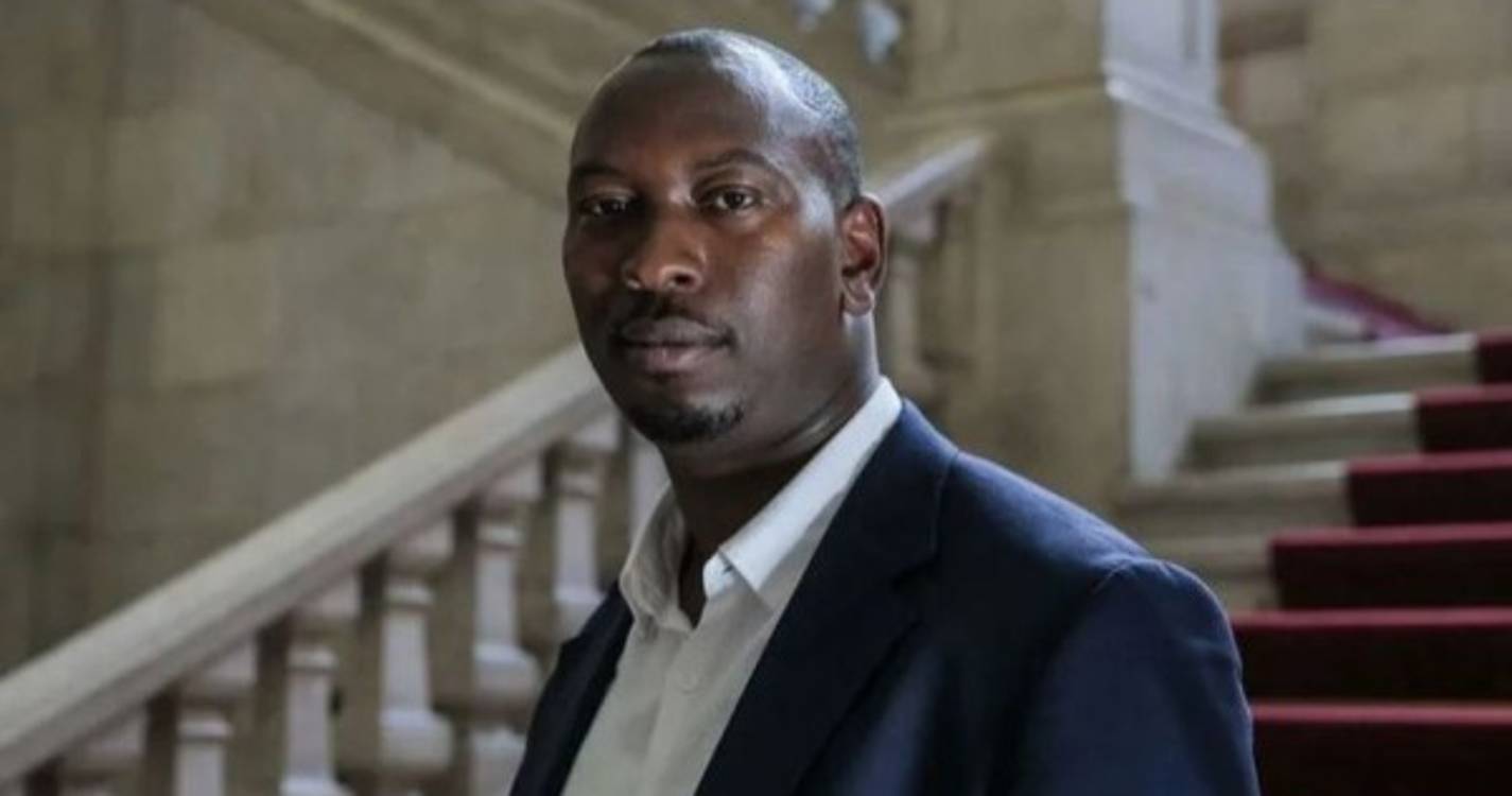 Adiado julgamento de ativista Mamadou Ba devido à greve dos funcionários judiciais