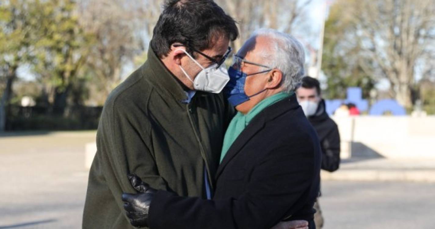 Legislativas: António Costa votou antecipadamente no Porto