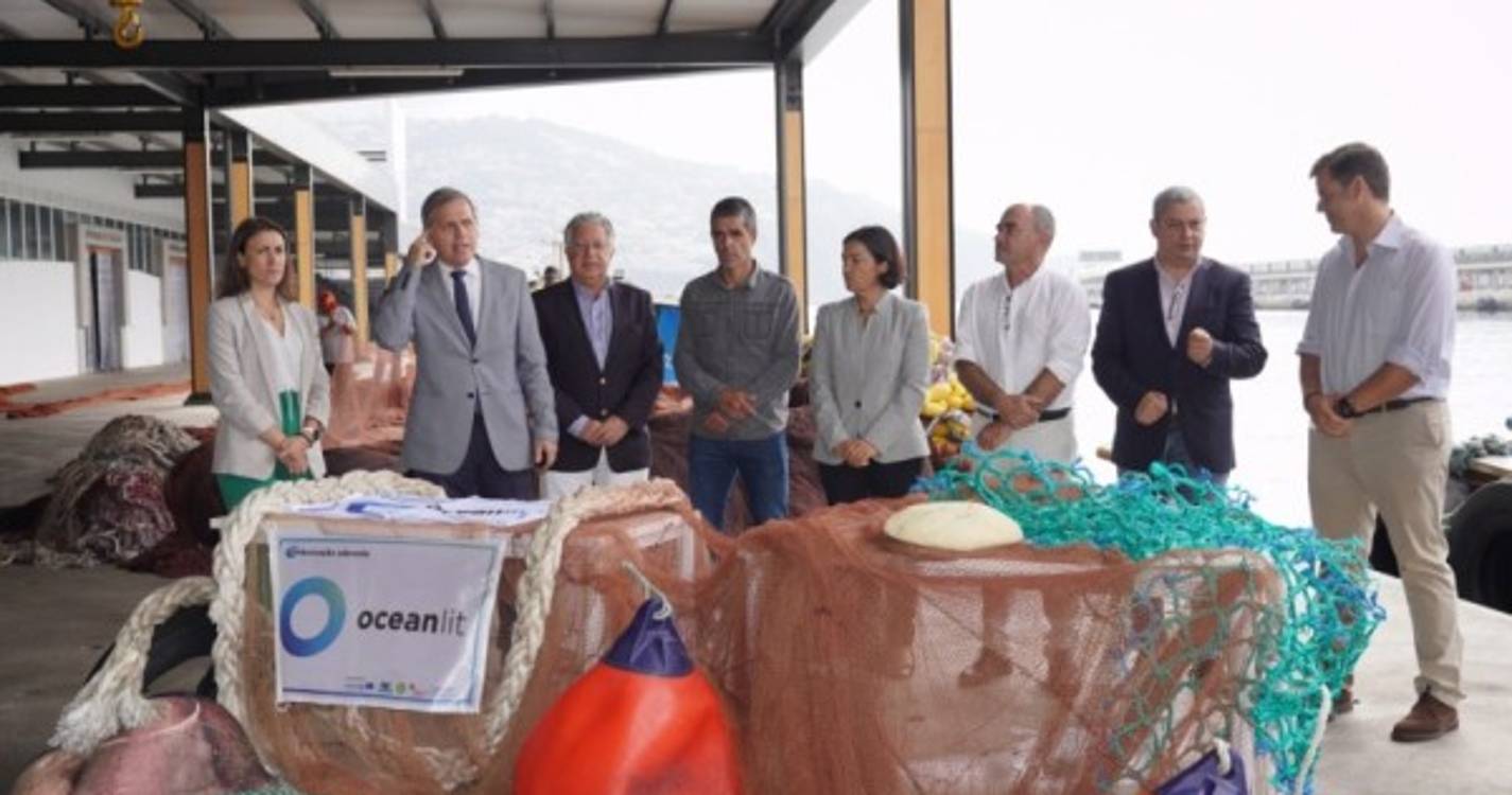 Duas toneladas de lixo recolhidas no mar