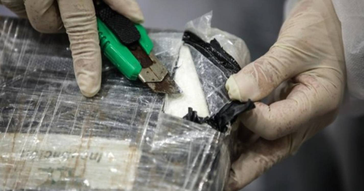 Mulher proveniente do Brasil detida no aeroporto de Lisboa com mais de 3kg de cocaína