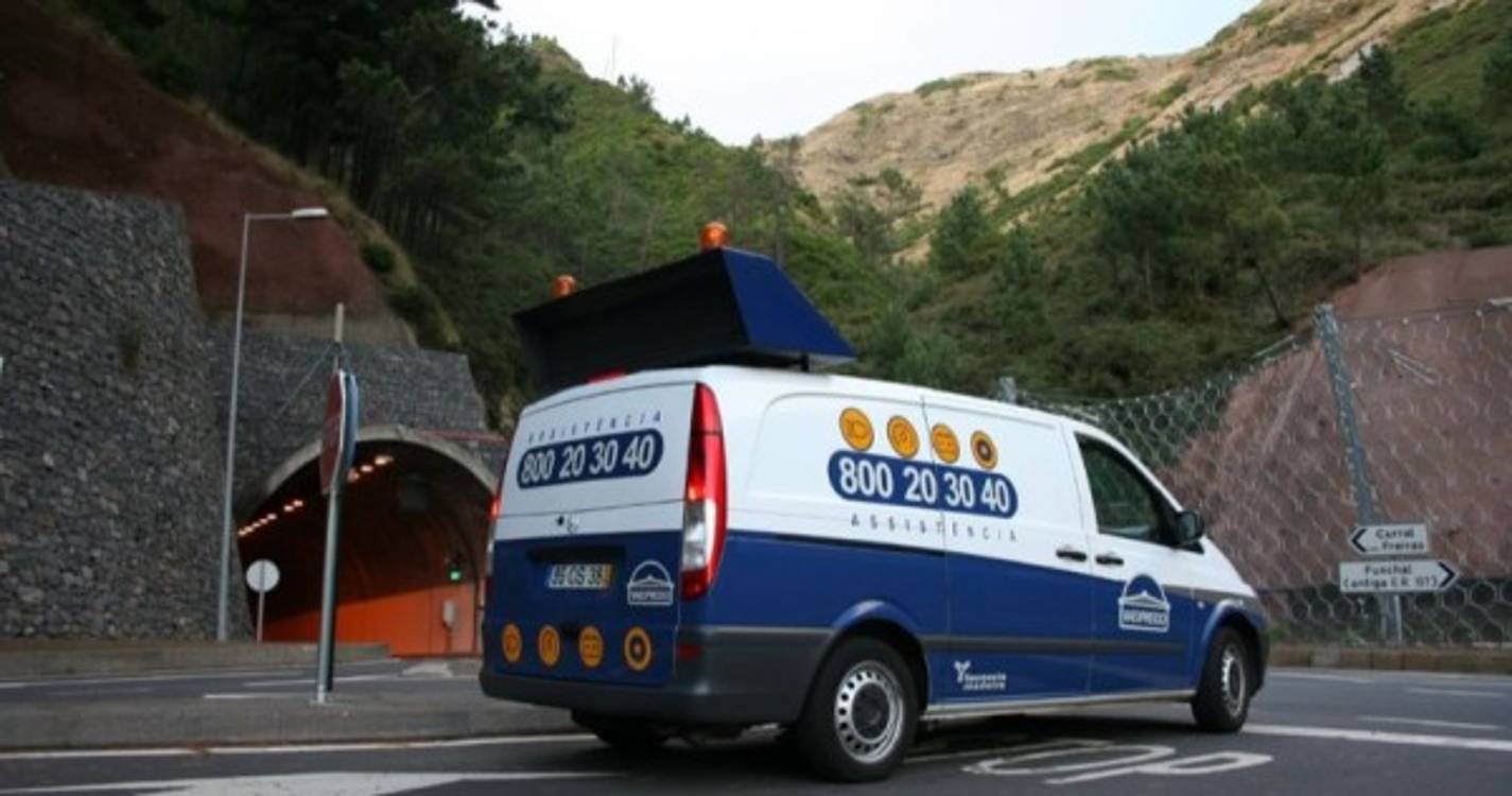 Via Expresso encerrada entre os km 9, 925 e 9, 975