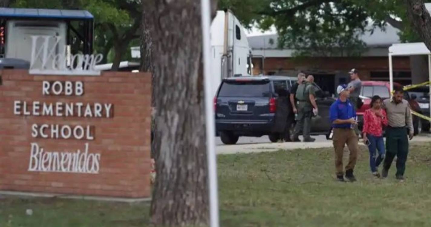 Sobe para 21 o número de mortos no tiroteio numa escola do Texas, incluindo 18 crianças