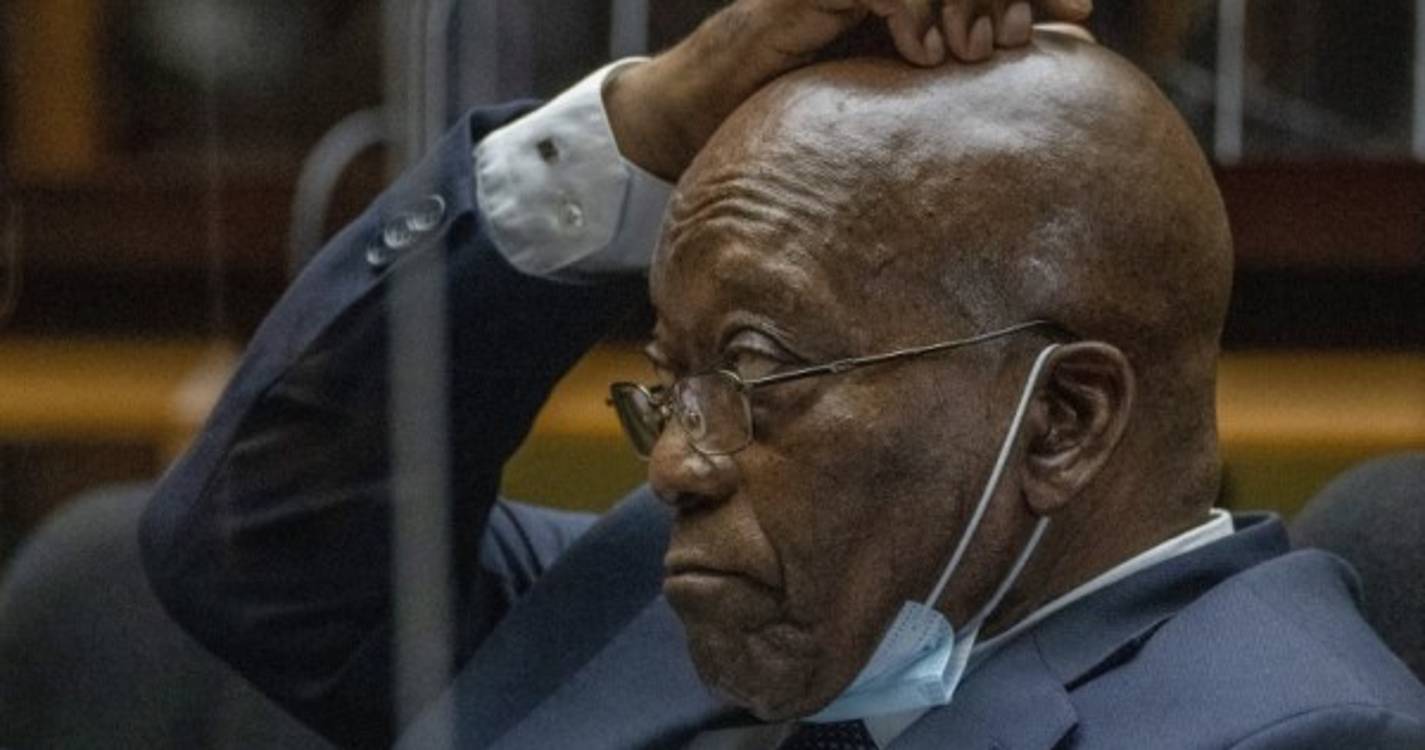 Tribunal sul-africano ordena que ex-Presidente Zuma cumpra sentença na prisão
