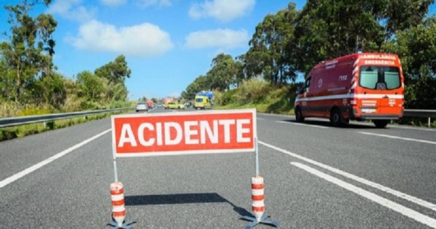Mulher ferida com gravidade em despiste de uma ambulância em Coimbra
